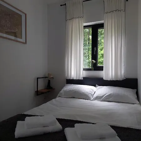 Casa De Pe Un Deal-provita De Sus-prahova * Provita de Sus