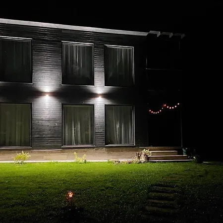 Casa De Pe Un Deal-provita De Sus-prahova